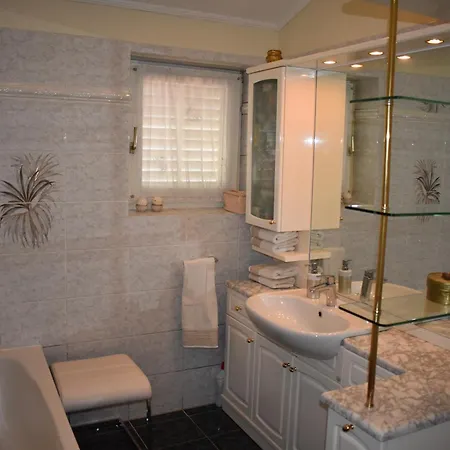 House Suzana Semesterbostad