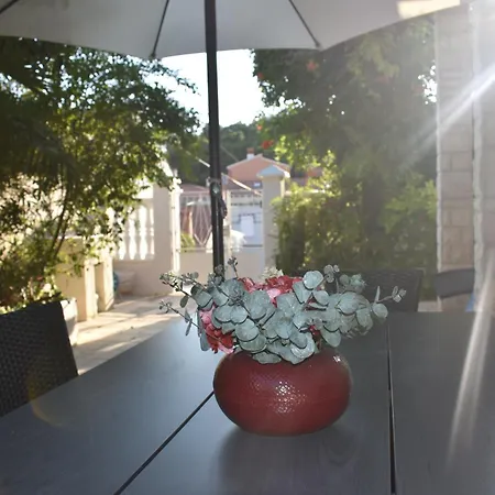 House Suzana * Πούλα