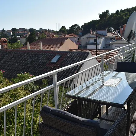 House Suzana Pula