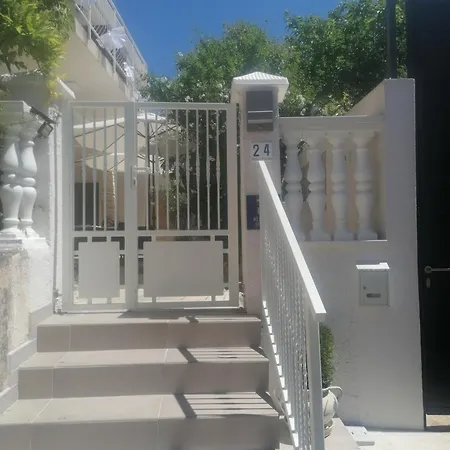 House Suzana בית נופש *
